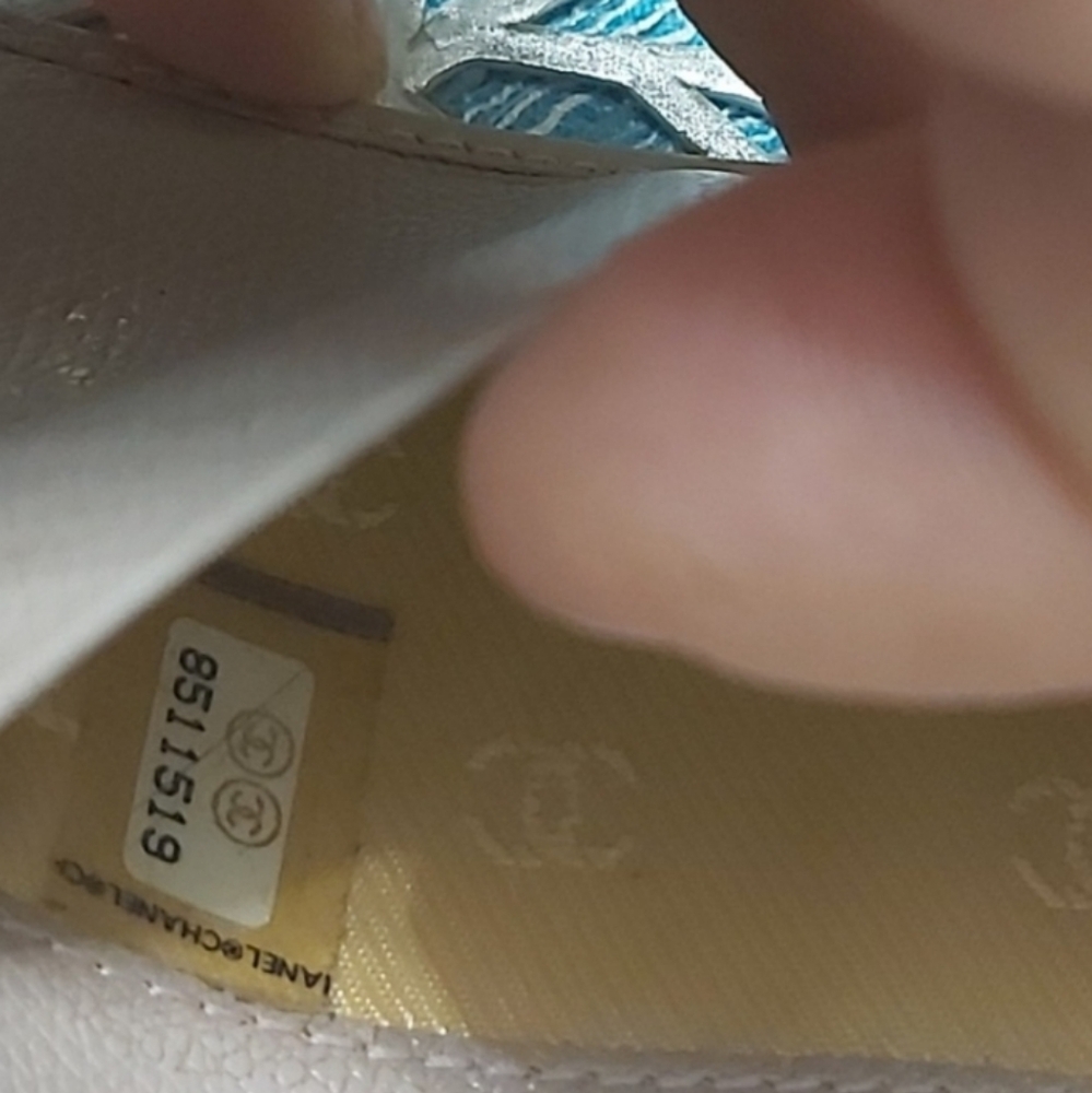CHANEL Card Holder - Picture 12 of 12